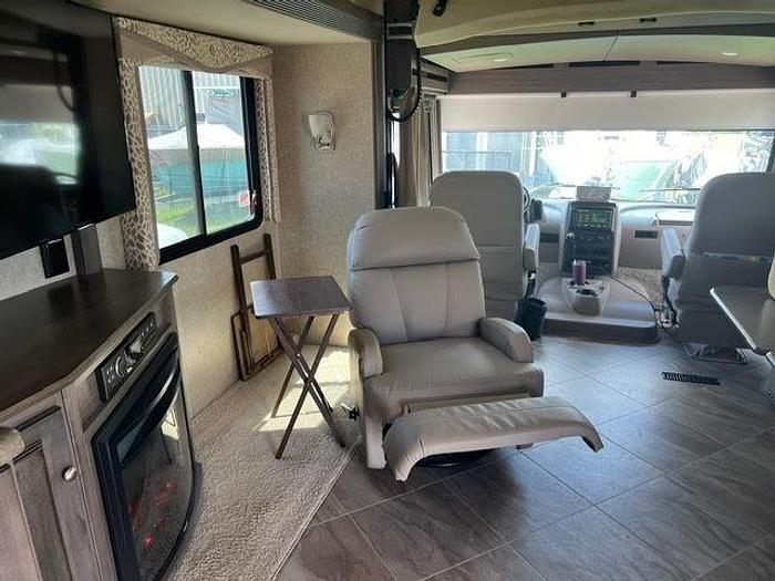 Used 2018 Winnebago Sightseer