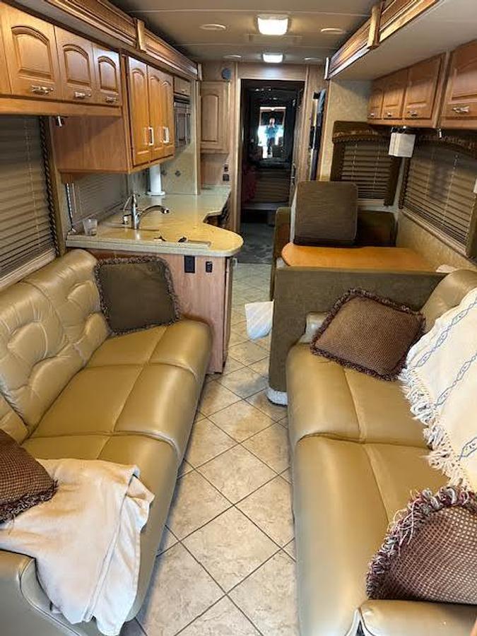 Used 2008 Winnebago Tour 40KD Class A Motorhome