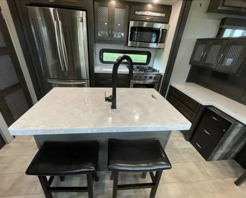 Used 2021 Grand Design MOMENTUM 376THS Fifth Wheel