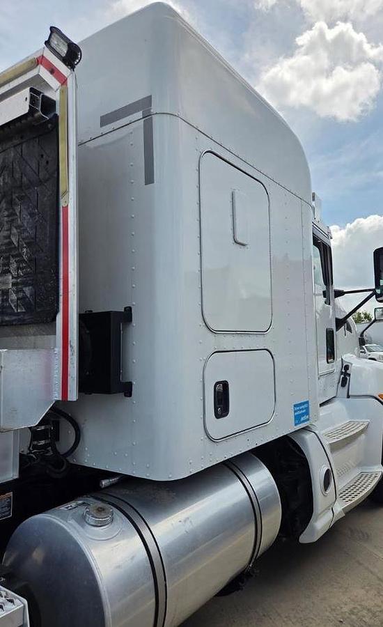 Used 2016 KENWORTH T660 Conventional Sleeper Semi