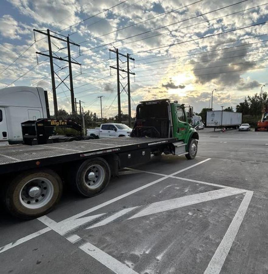 Used 2015 Freightliner M2 106 Rollback Tow Truck