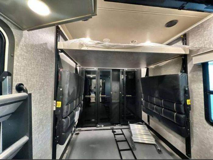 Used 2022 Vanleigh Ambition 399TH