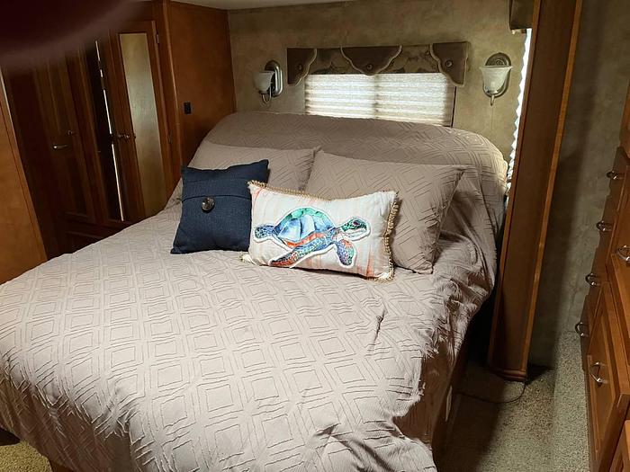 Used 2008 Gulf Stream Yellowstone Country Club Coach