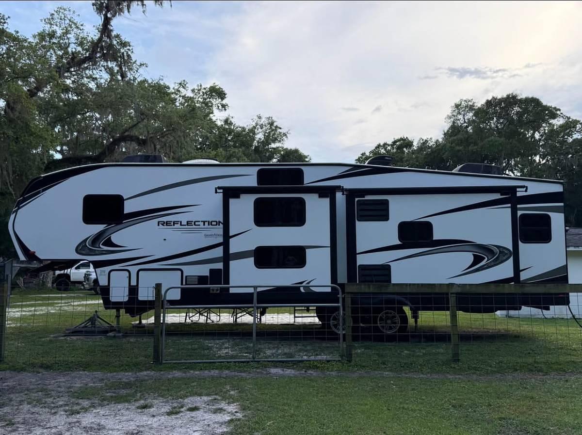 Used 2021 Grand Design Reflection 31MB