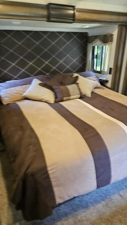 Used 2019 Keystone Montana 3121RL Fifth Wheel