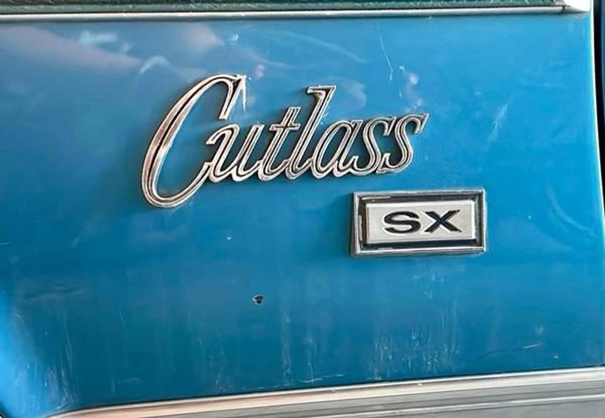 Used 1970 Oldsmobile Cutlass Supreme Holiday Coupe