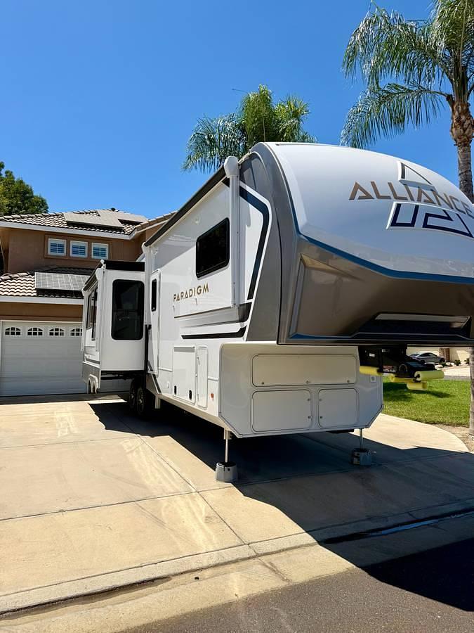 Used 2025 Alliance Paradigm 310RL Fifth Wheel