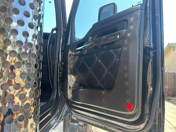 Used 2021 KENWORTH W990