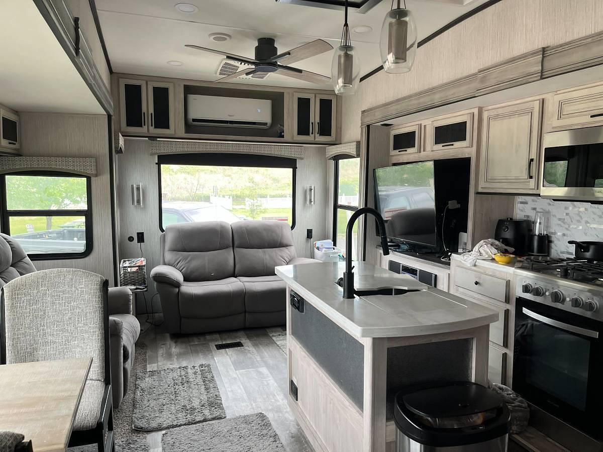 Used 2022 Forest River Sandpiper 321RL Luxury Fifth Wheel
