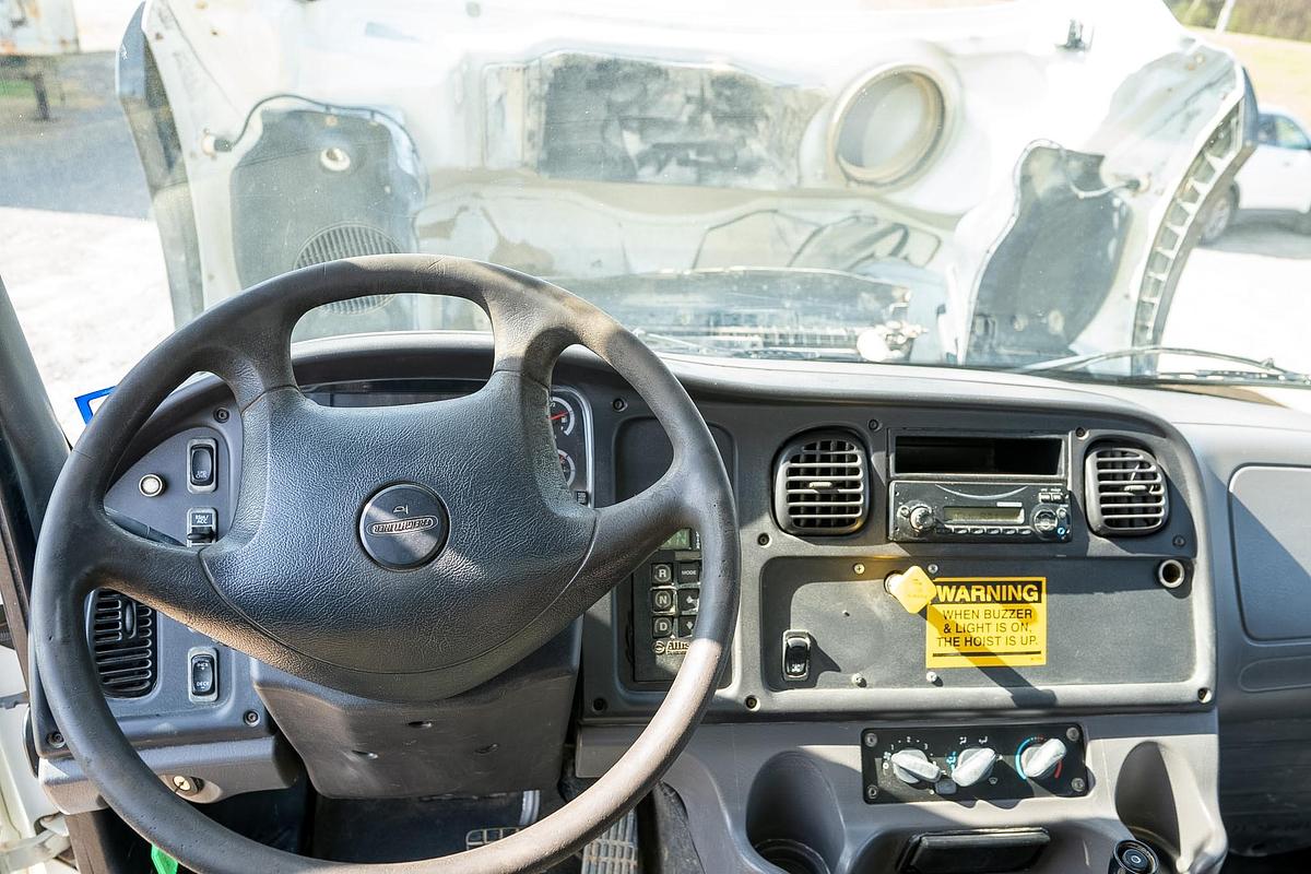 Used 2014 Freightliner Business Class M2 112