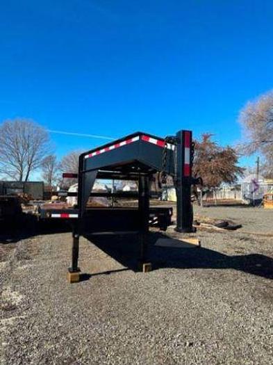 Used 2006 Gooseneck Trailer