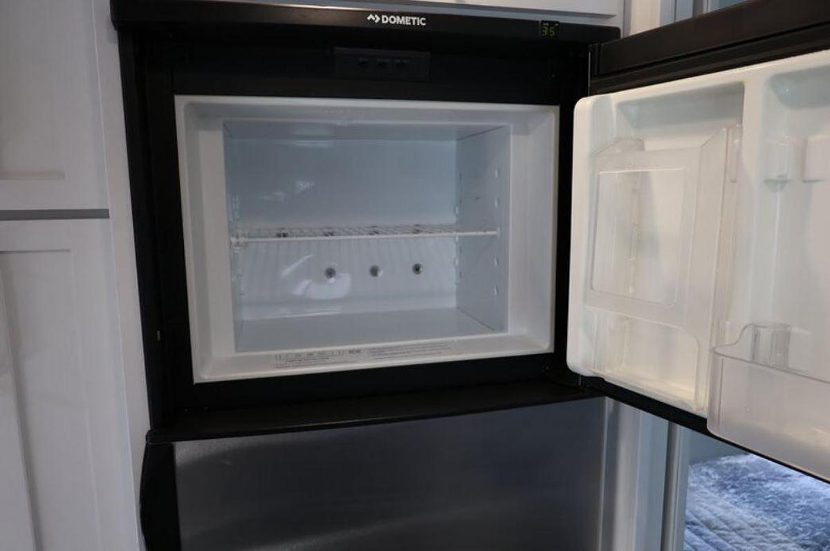 Used 2021 Airstream Classic 33FB Travel Trailer