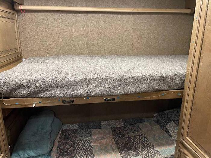 Used 2020 Fleetwood Discovery LXE 44B