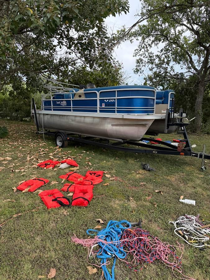 Used 2014 Sun Catcher G3 Pontoon – Yamaha 90 HP 4-Stroke – 500 Hours – Trolling Motor
