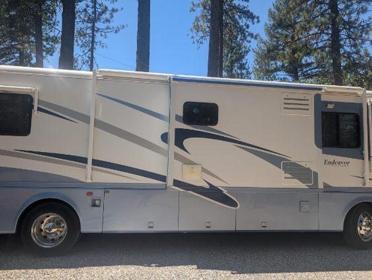 Used 2002 Holiday Rambler Endeavor 38PST