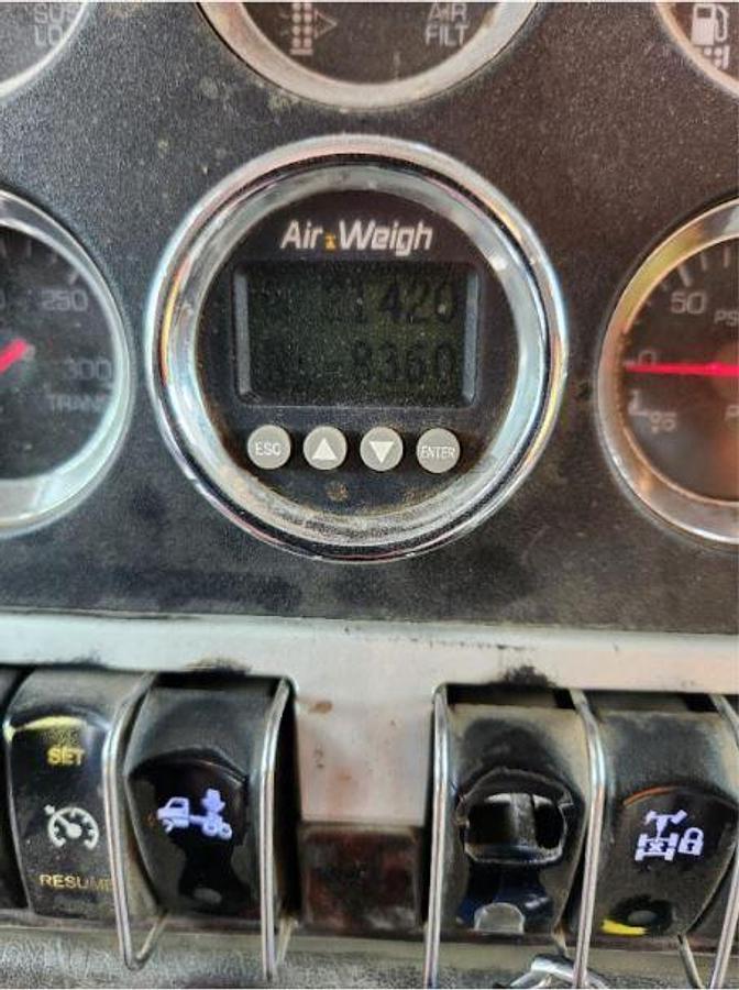 Used 2015 Kenworth T800 Hook Lift Truck