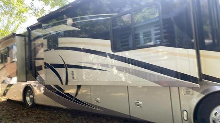 Used 2007 Tiffin Motorhomes Phaeton 40QSH Class A Diesel Pusher