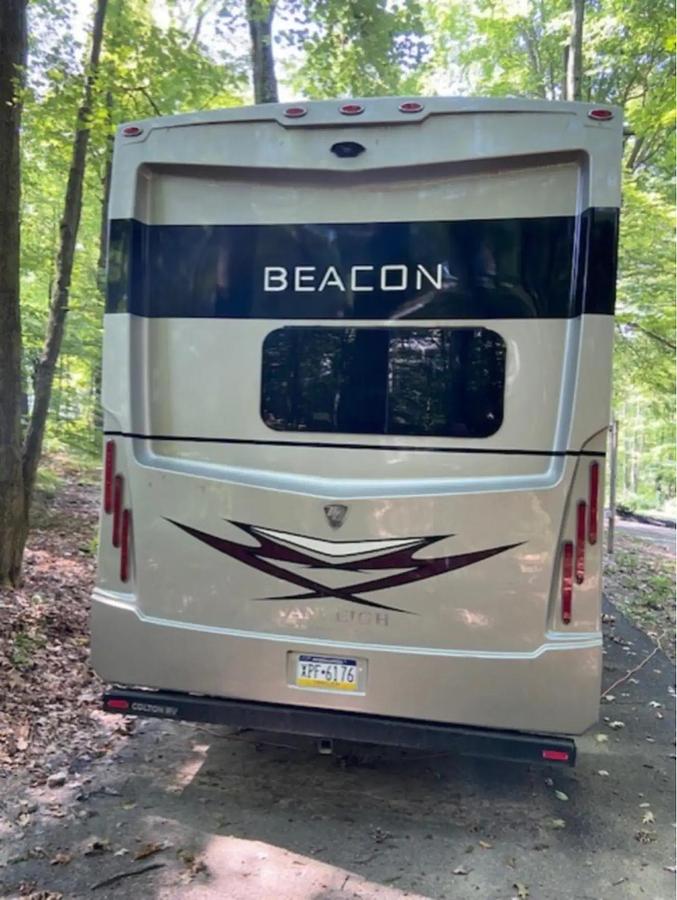 Used 2023 VanLeigh Beacon 41LKD Fifth Wheel