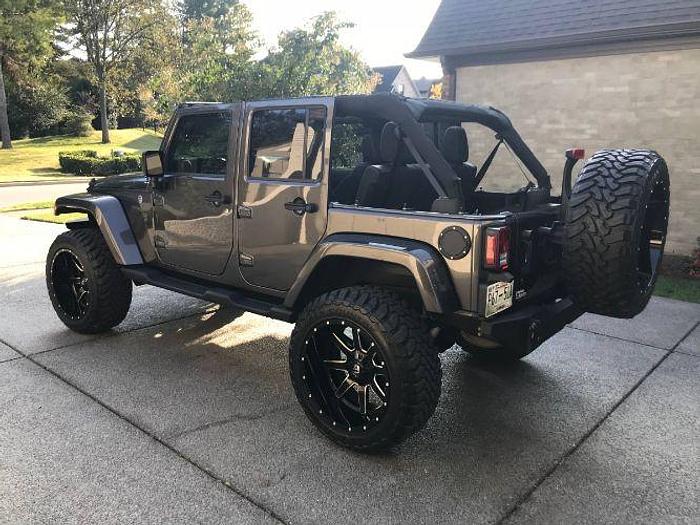 Used 2018 JEEP Wrangler Unlimited Sahara