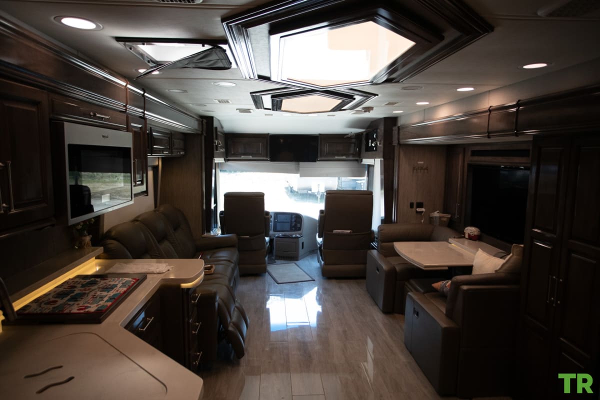Used 2020 Entegra Aspire 44R | 450 HP Cummins Diesel | Bath & Half | Luxury Coach | Only 16,000 Miles