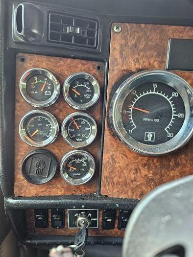Used 2005 KENWORTH T600