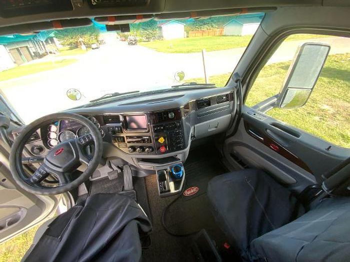 Used 2016 Peterbilt 579 Sleeper Truck