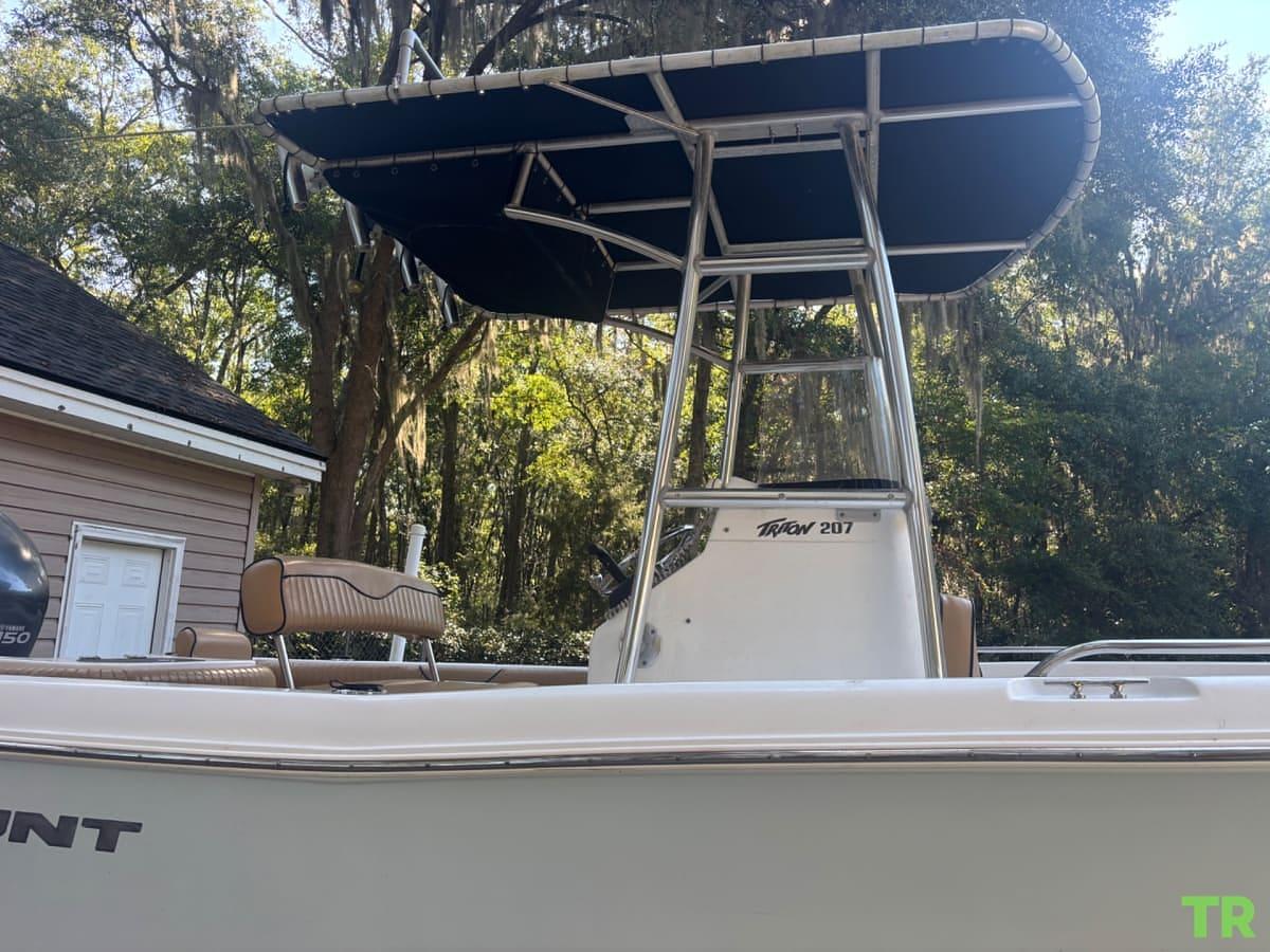 Used 2007 Sea Hunt Triton Center