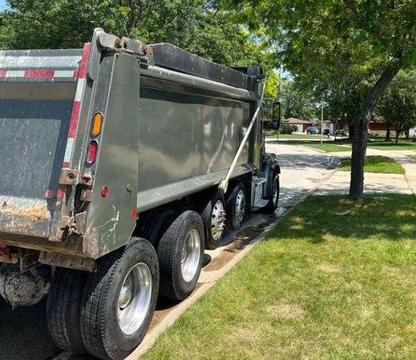 Used 2019 Freightliner 122SD