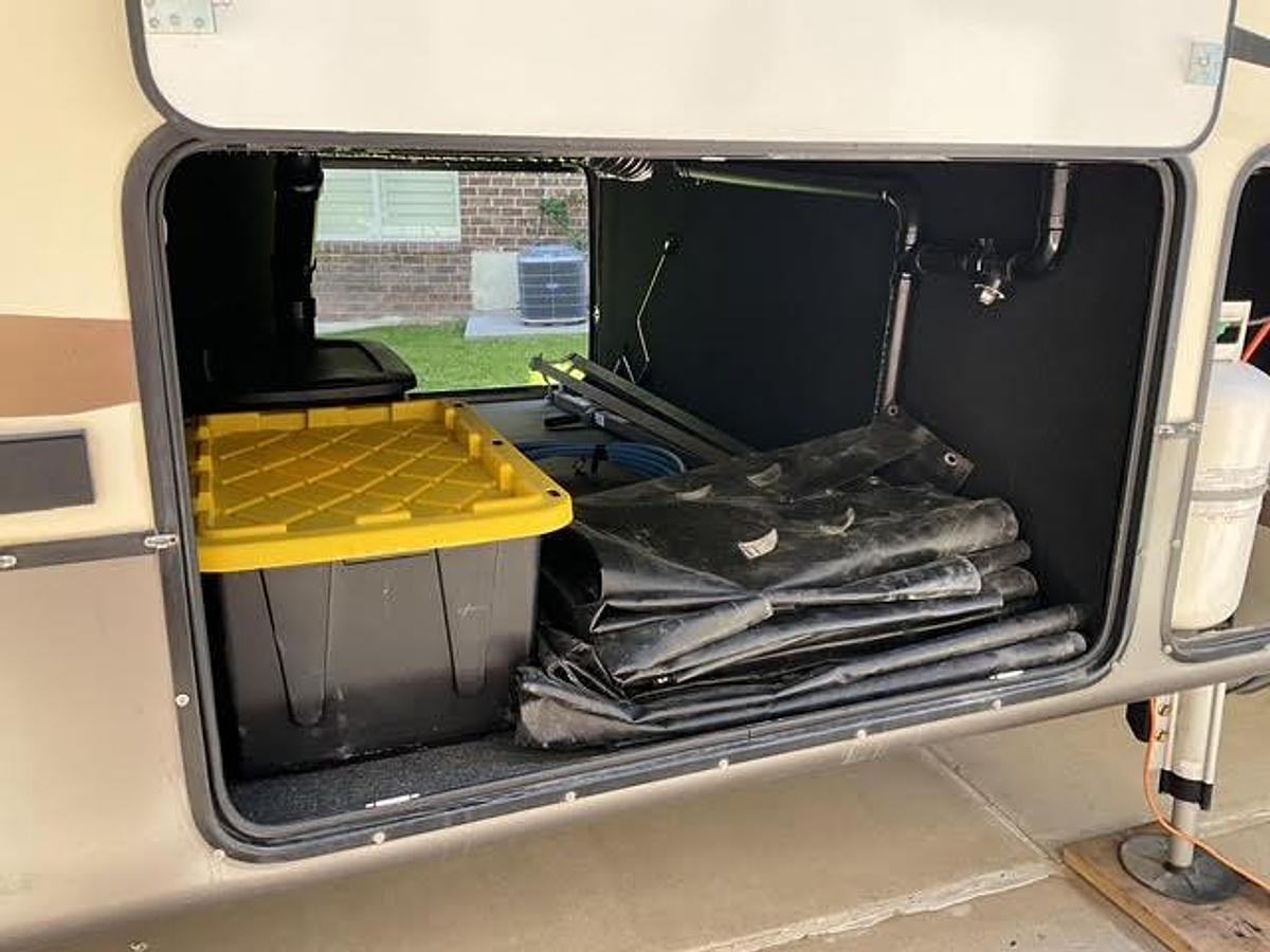 Used 2017 Keystone Montana 3721RL Fifth Wheel