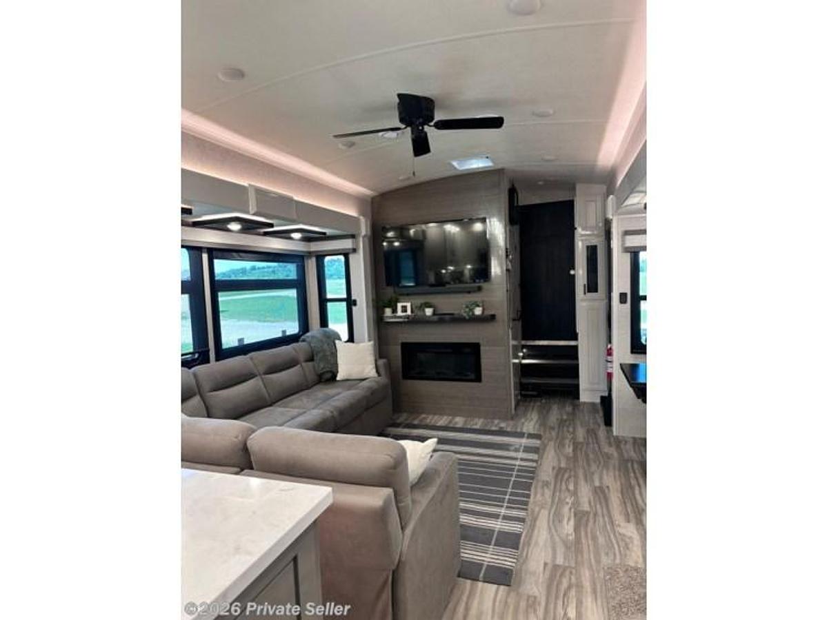 Used 2024 Jayco Pinnacle 38fbrk