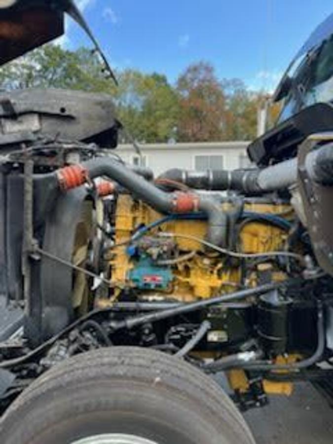 Used 2000 Kenworth W900L Conventional Sleeper Semi