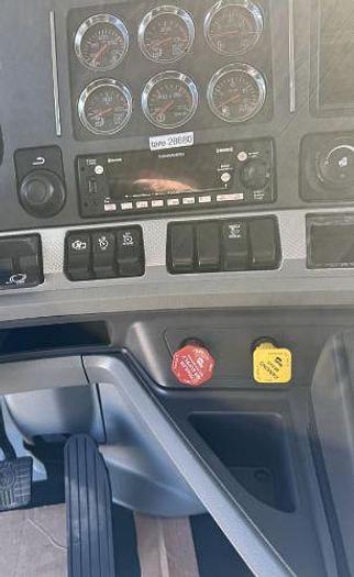 Used 2022 KENWORTH T880S