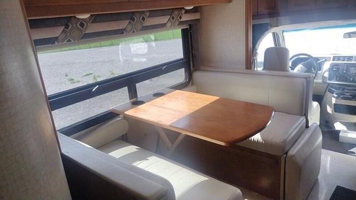 Used 2016 Itasca Cambria 27K