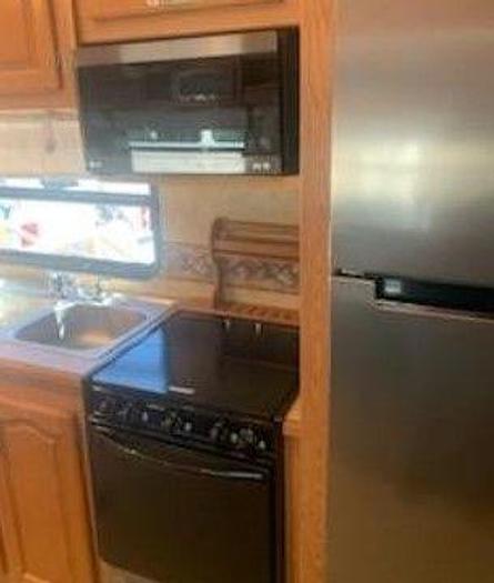 Used 2007 Forest River Cardinal 36RLE