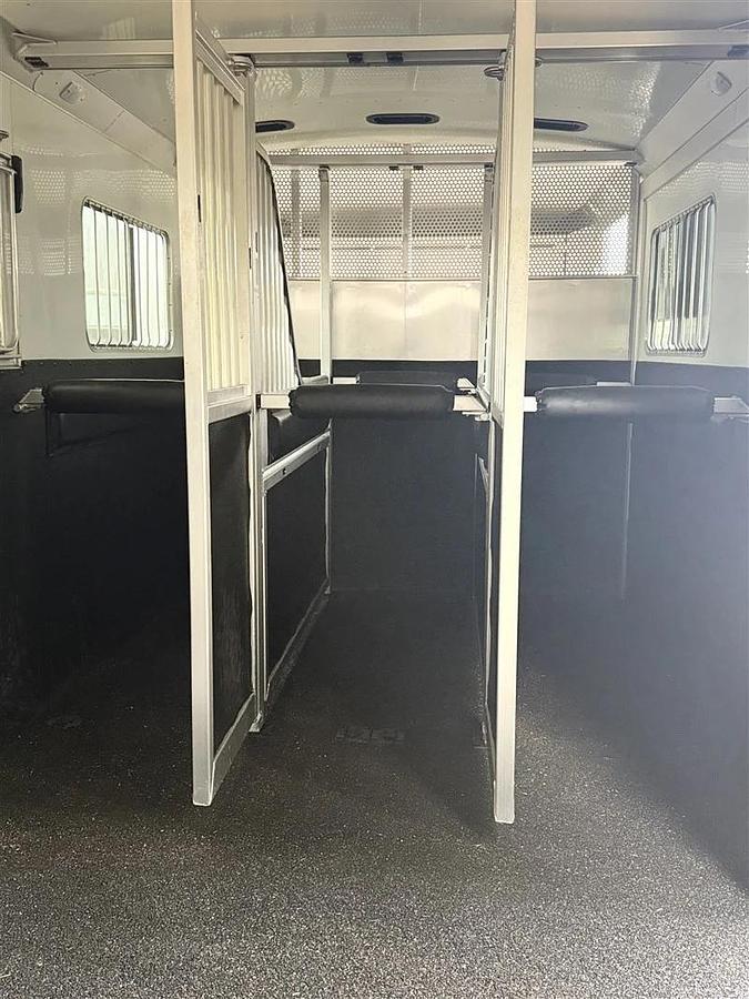 Used 2024 4 Star HTXG6H358086 9 Horse Trailer