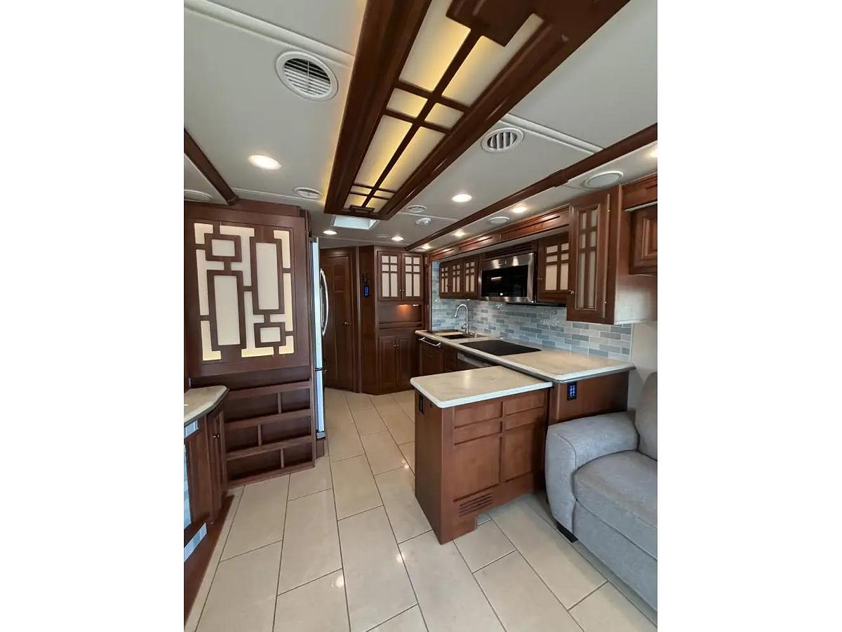 Used 2015 Winnebago Itasca Ellipse 42HD