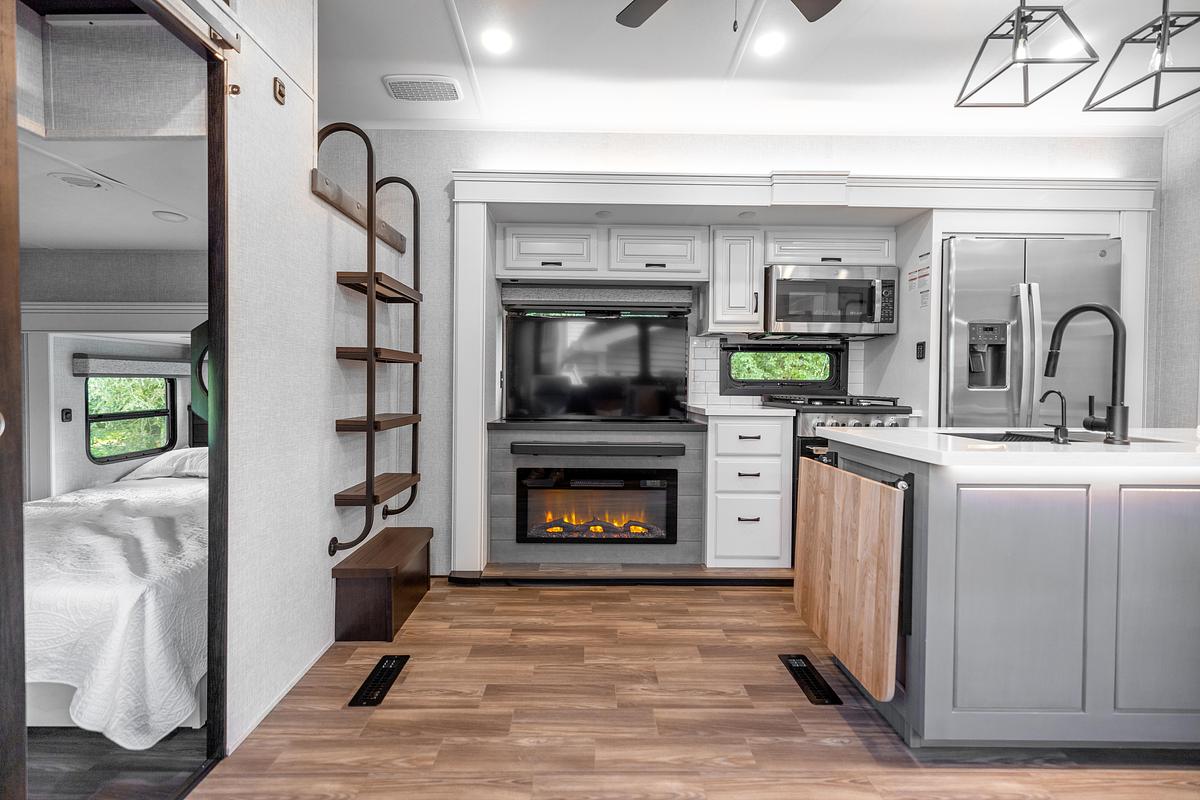 Used 2024 Jayco North Point 390CKDS Fifth Wheel