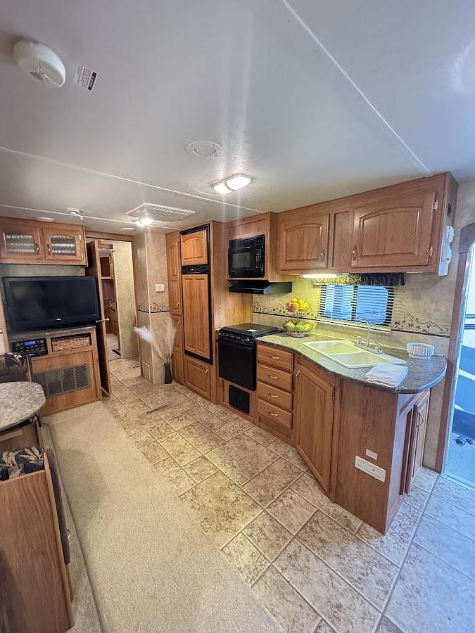 Used 2010 Jayco Eagle 320RLDS Travel Trailer