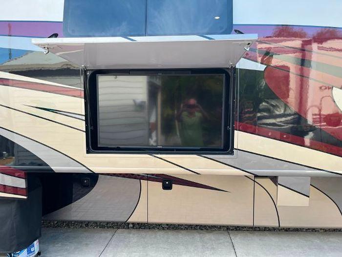 Used 2018 Fleetwood Discovery 38F