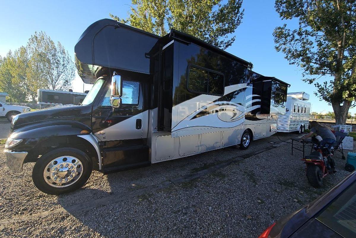 Used 2019 Nexus Wraith 34W