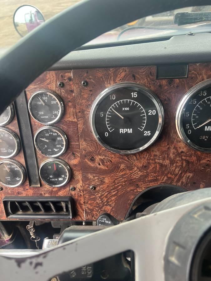 Used 1997 INTERNATIONAL 9400 Sleeper Semi Truck