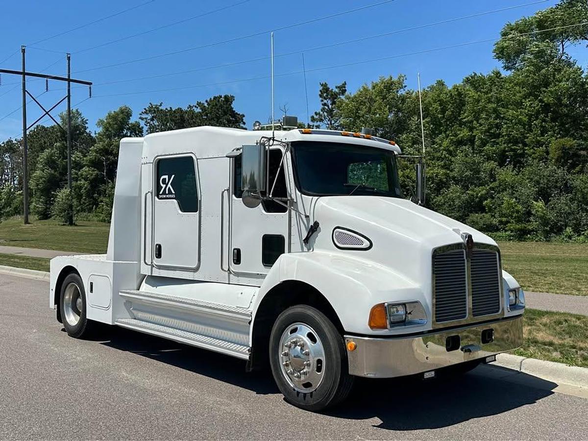 Used 2004 Kenworth T300 Crew Cab