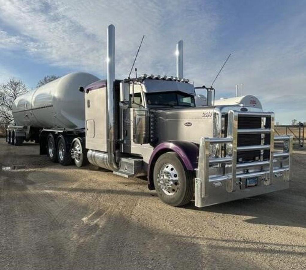 Used 2013 Peterbilt 389 Glider