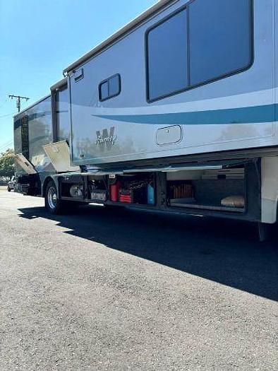 Used 2004 Winnebago Journey WKP39K
