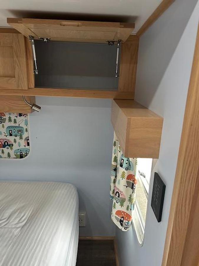 Used 2022 Space Craft V405 Fifth Wheel