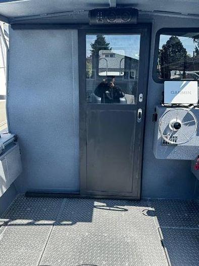 Used 2023 Offshore Boat 25'