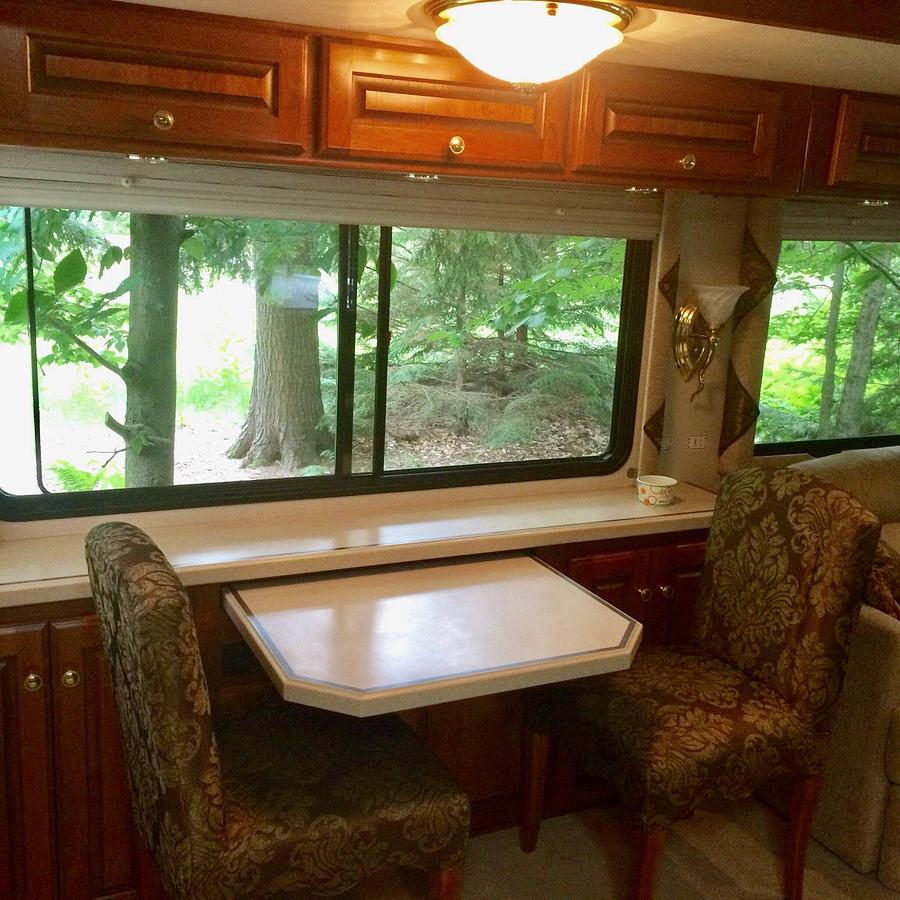 Used 2003 Monaco Dynasty 38 Earl
