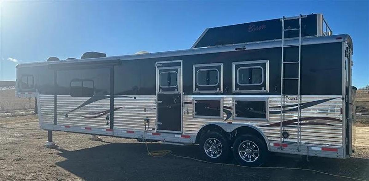 Used 2014 Bison Travel Coach 3 Horse Trailer