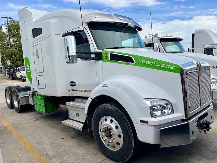 Used 2022 KENWORTH T880