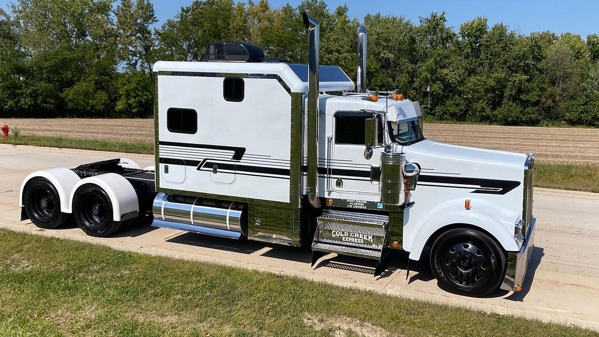 Used 2000 Kenworth W900 Conventional Sleeper Semi